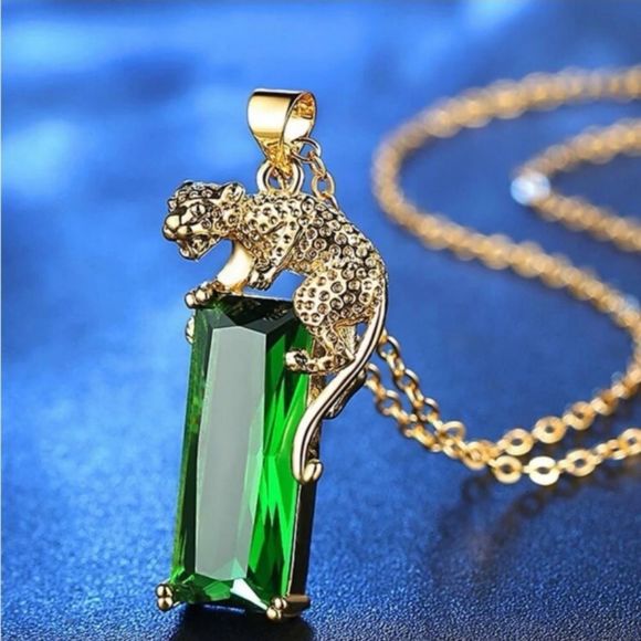 Emerald Green Cubic Zirconia Leopard Charm Necklace - Picture 1 of 4